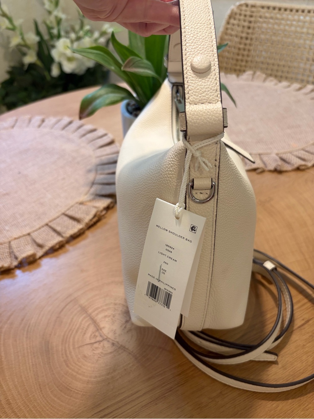 Tory Burch Mellow Shoulder Bag - Picture 2 of 11